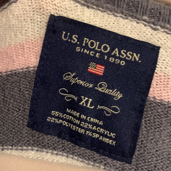 Beautiful womens XL US Polo v neck sweater in grey pink and white - Picture 3 of 4